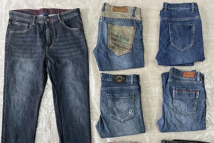 Farvematching af jeans til mænd